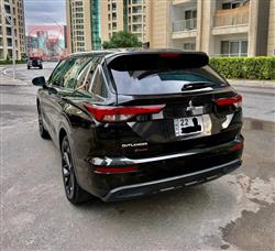 ميتسوبيشي اوتلاندر